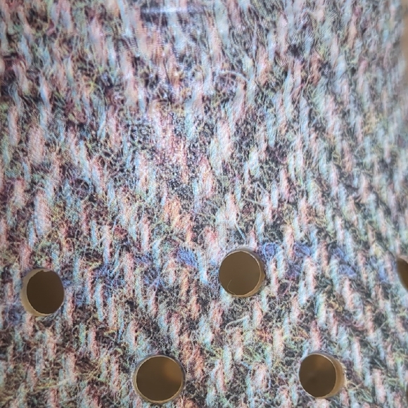 CROCS Chevron Pattern Tweed Pattern - Picture 5 of 8